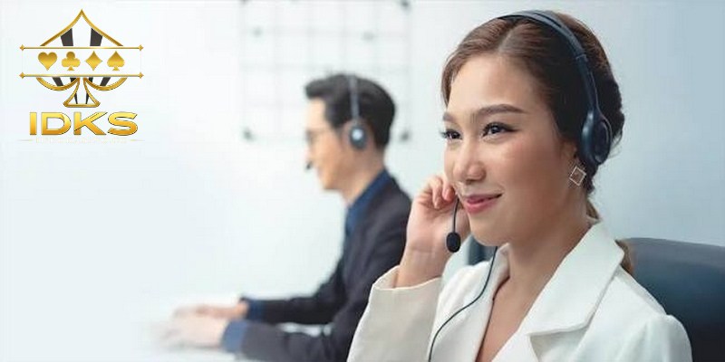 Tim dukungan pelanggan profesional Indo Kasino siap melayani